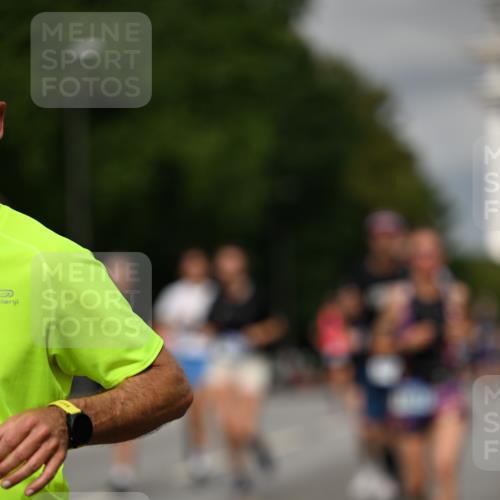 29.06.2025 - hella hamburg halbmarathon Dr. Thomas Lammeyer http://msf.ph/oto/8339128 29.06.2025 10:17:55 Kennedybrücke 1194, 1747, 1939, 2891, 4001, 4032, 4795, 4962, 5631, 5719, 6089, 7462, 7913, 8001, 8673, 9141, 9631, 9845, 9886, 10442, 10443, 11355 meine-sportfotos.de