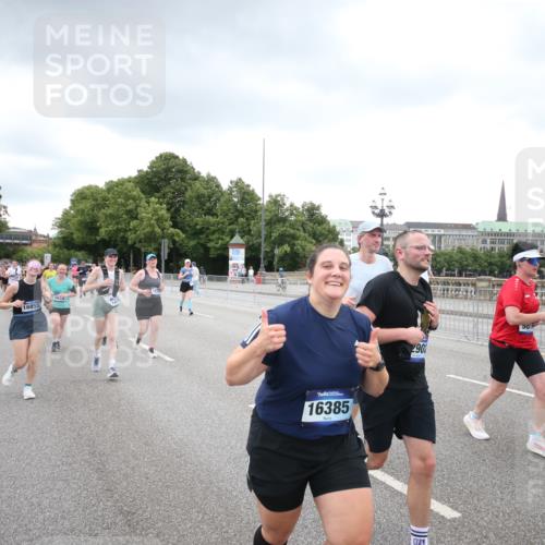 29.06.2025 - hella hamburg halbmarathon Jannik Wohlers http://msf.ph/oto/8339159 29.06.2025 10:55:10 Lombardsbrücke 1616, 1873, 1917, 3101, 3115, 3244, 5220, 5222, 5483, 5487, 5575, 7548, 7680, 8527, 8626, 9614, 9618, 9857, 9858, 9956, 10094, 10559, 10593, 10885, 11109, 12695, 12902, 14727, 15081, 15116, 15289, 16267, 16336, 16385, 16855, 16926, 17019, 17392, 17396, 18670, 18972 meine-sportfotos.de
