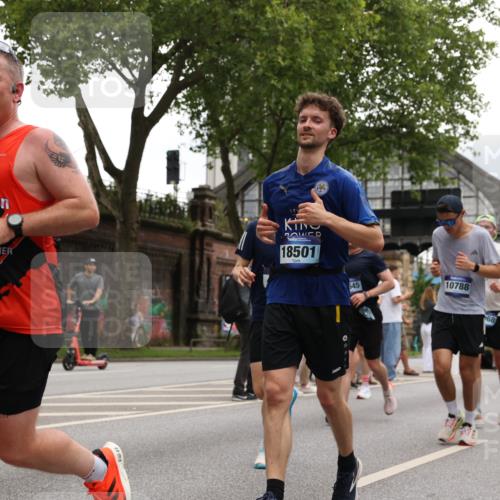 29.06.2025 - hella hamburg halbmarathon Yannick Fuchs http://msf.ph/oto/8339170 29.06.2025 10:52:04 20KM 1595, 1611, 2025, 2488, 2656, 2840, 2907, 3093, 3251, 3859, 4319, 4426, 4467, 4502, 4632, 4708, 4833, 5277, 5341, 5926, 6104, 6138, 6147, 6592, 6595, 7082, 7138, 7189, 8322, 8585, 9230, 9316, 9485, 10788, 11645, 12378, 12585, 12879, 13465, 13816, 13880, 14266, 14571, 15217, 15434, 15527, 16531, 17405, 17415, 17827, 18068, 18180, 18492, 18501, 18587, 18762, 18891 meine-sportfotos.de