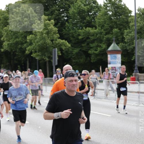 29.06.2025 - hella hamburg halbmarathon Jannik Wohlers http://msf.ph/oto/8339182 29.06.2025 10:41:35 Lombardsbrücke 1039, 1648, 1712, 1752, 2145, 2523, 2974, 3276, 3326, 3459, 3460, 3568, 4329, 4735, 4736, 5432, 5671, 6136, 6137, 6153, 6320, 6430, 6436, 6618, 6837, 6846, 7477, 7955, 8443, 8908, 9008, 9223, 9467, 10027, 10623, 11017, 11024, 11207, 11617, 11659, 11840, 11841, 12162, 12214, 12682, 12715, 12725, 12801, 12802, 13715, 13772, 14043, 14129, 14158, 14381, 14486, 14530, 14872, 14929, 15311, 15863, 16743, 17423, 17541, 18137, 18940 meine-sportfotos.de