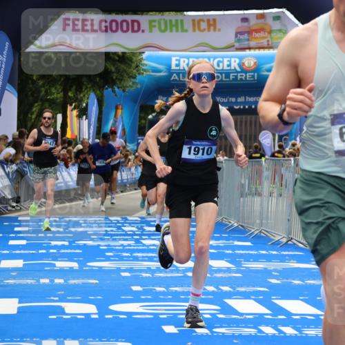 29.06.2025 - hella hamburg halbmarathon Strokosch-Dieckow http://msf.ph/oto/8339188 29.06.2025 10:33:09 Ziel 1910, 6473, 7723, 9047, 14167, 14276, 17175, 17802, 18455 meine-sportfotos.de