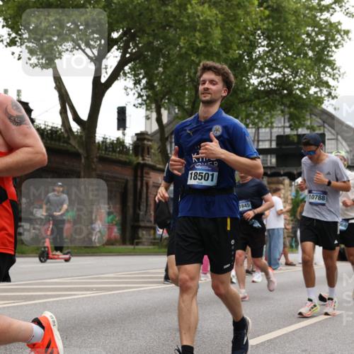 29.06.2025 - hella hamburg halbmarathon Yannick Fuchs http://msf.ph/oto/8339222 29.06.2025 10:52:04 20KM 1595, 1611, 2025, 2488, 2656, 2840, 2907, 3093, 3251, 3859, 4319, 4426, 4467, 4502, 4632, 4708, 4833, 5277, 5341, 5926, 6104, 6138, 6147, 6592, 6595, 7082, 7138, 7189, 8322, 8585, 9230, 9316, 9485, 10788, 11645, 12378, 12585, 12879, 13465, 13816, 13880, 14266, 14571, 15217, 15434, 15527, 16531, 17405, 17415, 17827, 18068, 18180, 18492, 18501, 18587, 18762, 18891 meine-sportfotos.de