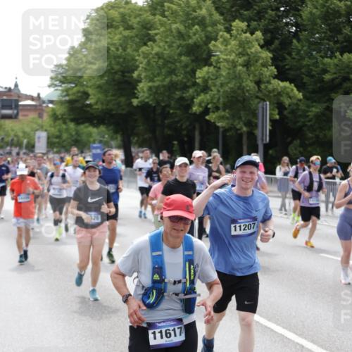 29.06.2025 - hella hamburg halbmarathon Jannik Wohlers http://msf.ph/oto/8339298 29.06.2025 10:41:36 Lombardsbrücke 1039, 1648, 1712, 1752, 2145, 2523, 2974, 3276, 3326, 3459, 3460, 3568, 4329, 4735, 4736, 5671, 6136, 6137, 6153, 6320, 6430, 6436, 6837, 6846, 7955, 8443, 8908, 9008, 9223, 9467, 10027, 10623, 11017, 11024, 11207, 11617, 11659, 11840, 11841, 12162, 12682, 12715, 12725, 12801, 12802, 13715, 13772, 14043, 14129, 14158, 14381, 14486, 14530, 14872, 14929, 15311, 15863, 16743, 17423, 17541, 18137, 18940 meine-sportfotos.de