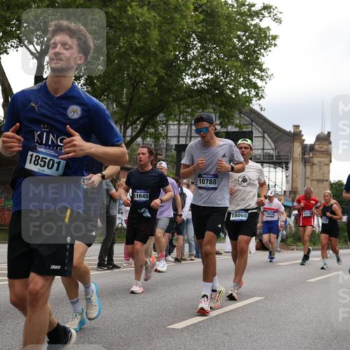29.06.2025 - hella hamburg halbmarathon Yannick Fuchs http://msf.ph/oto/8339331 29.06.2025 10:52:04 20KM 1595, 1611, 2025, 2488, 2656, 2840, 2907, 3093, 3251, 3859, 4319, 4426, 4467, 4502, 4632, 4708, 4833, 5277, 5341, 5926, 6104, 6138, 6147, 6592, 6595, 7082, 7138, 7189, 8322, 8585, 9230, 9316, 9485, 10788, 11645, 12378, 12585, 12879, 13465, 13816, 13880, 14266, 14571, 15217, 15434, 15527, 16531, 17405, 17415, 17827, 18068, 18180, 18492, 18501, 18587, 18762, 18891 meine-sportfotos.de