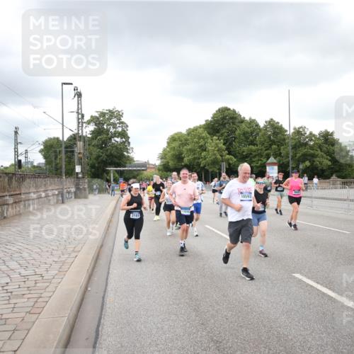 29.06.2025 - hella hamburg halbmarathon Jannik Wohlers http://msf.ph/oto/8339373 29.06.2025 10:55:21 Lombardsbrücke 1616, 3101, 3244, 4265, 4470, 4896, 5220, 5222, 5575, 6055, 6056, 6113, 6257, 6594, 7548, 7969, 8110, 8527, 8532, 8533, 8648, 9548, 9614, 9618, 9861, 9865, 9956, 10094, 10436, 10438, 10449, 10593, 11903, 11962, 11963, 12695, 13504, 14124, 14492, 15081, 15116, 15289, 15763, 15764, 16336, 16651, 16768, 16926, 17168, 17392, 18195, 18907 meine-sportfotos.de