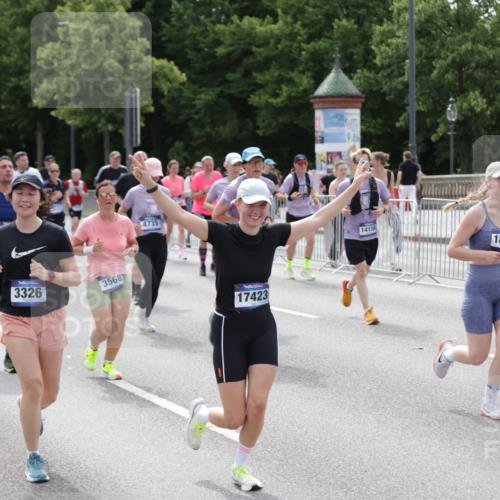 29.06.2025 - hella hamburg halbmarathon Jannik Wohlers http://msf.ph/oto/8339466 29.06.2025 10:41:38 Lombardsbrücke 1039, 1648, 1752, 2145, 2523, 2974, 3276, 3326, 3459, 3460, 3568, 4329, 4735, 4736, 4885, 5671, 6136, 6137, 6153, 6430, 6436, 6837, 6846, 7955, 8908, 9008, 9223, 9467, 10027, 10623, 11017, 11024, 11207, 11617, 11659, 11840, 11841, 12162, 12682, 12715, 12725, 12801, 12802, 13205, 13715, 13772, 14129, 14158, 14381, 14486, 14530, 14872, 14929, 15311, 16743, 17423, 17541, 18137, 18940 meine-sportfotos.de