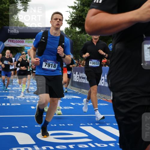 29.06.2025 - hella hamburg halbmarathon Strokosch-Dieckow http://msf.ph/oto/8339481 29.06.2025 10:53:56 Ziel 1151, 1706, 1815, 1870, 2432, 3096, 6356, 6374, 6481, 7395, 7918, 7973, 8394, 9032, 10891, 11499, 11789, 12379, 12413, 13032, 13869, 14026, 14175, 16477, 16538, 17348, 18308, 18418, 18831, 18879, 18915, 19177 meine-sportfotos.de