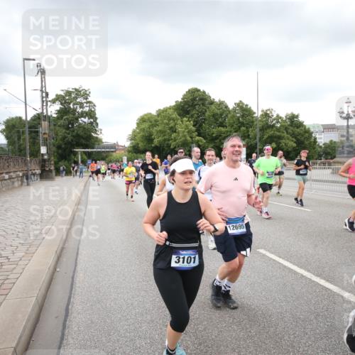 29.06.2025 - hella hamburg halbmarathon Jannik Wohlers http://msf.ph/oto/8339489 29.06.2025 10:55:22 Lombardsbrücke 1616, 3101, 3244, 4265, 4470, 4896, 5220, 5222, 5575, 6055, 6056, 6113, 6257, 6594, 7548, 7969, 8110, 8527, 8532, 8533, 8648, 9548, 9861, 9865, 9956, 10094, 10436, 10438, 10449, 10593, 11903, 11962, 11963, 12695, 13504, 14124, 14492, 15081, 15116, 15289, 15763, 15764, 16336, 16651, 16768, 16926, 17038, 17039, 17168, 17392, 18195, 18907 meine-sportfotos.de