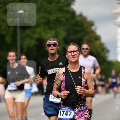 29.06.2025 - hella hamburg halbmarathon Dr. Thomas Lammeyer http://msf.ph/oto/8339510 29.06.2025 10:17:57 Kennedybrücke 1747, 2891, 4001, 4032, 4795, 4962, 5631, 5719, 6089, 7462, 7802, 7913, 8001, 8673, 9141, 9631, 9845, 9886, 10442, 10443, 11355 meine-sportfotos.de