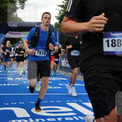 29.06.2025 - hella hamburg halbmarathon Strokosch-Dieckow http://msf.ph/oto/8339515 29.06.2025 10:53:56 Ziel 1151, 1706, 1815, 1870, 2432, 3096, 6356, 6374, 6481, 7395, 7918, 7973, 8394, 9032, 10891, 11499, 11789, 12379, 12413, 13032, 13869, 14026, 14175, 16477, 16538, 17348, 18308, 18418, 18831, 18879, 18915, 19177 meine-sportfotos.de