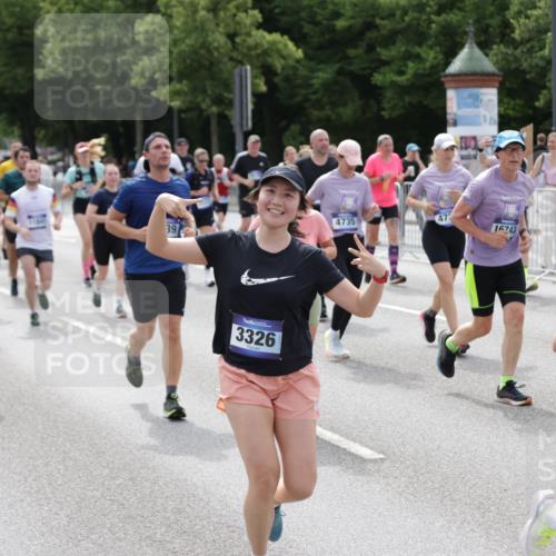 29.06.2025 - hella hamburg halbmarathon Jannik Wohlers http://msf.ph/oto/8339573 29.06.2025 10:41:39 Lombardsbrücke 1039, 1648, 1752, 2145, 2523, 2974, 3276, 3326, 3459, 3460, 3568, 4329, 4735, 4736, 4885, 5671, 6136, 6137, 6153, 6430, 6436, 6837, 6846, 7357, 7955, 8014, 8908, 9008, 9223, 9467, 10027, 10623, 11017, 11024, 11207, 11617, 11659, 11840, 11841, 12162, 12682, 12715, 12725, 12801, 12802, 13205, 13715, 14129, 14158, 14381, 14486, 14530, 14929, 15311, 16743, 17423, 17541, 18137, 18940 meine-sportfotos.de