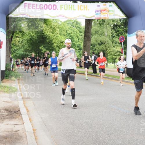 29.06.2025 - hella hamburg halbmarathon MichiJ http://msf.ph/oto/8339576 29.06.2025 10:39:46 Zwischen KM18-KM19 2814, 5008, 5020, 5093, 6198, 7383, 9145, 12519, 14198, 14286, 15727 meine-sportfotos.de