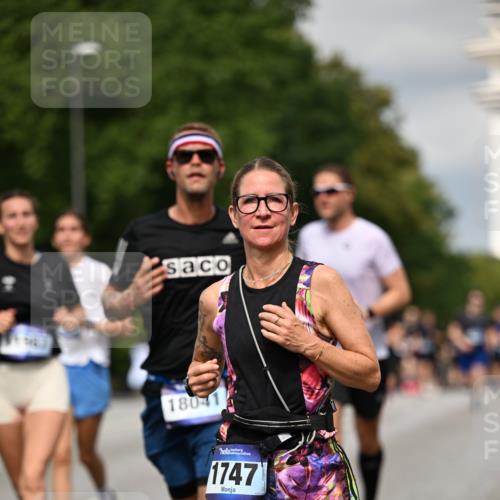 29.06.2025 - hella hamburg halbmarathon Dr. Thomas Lammeyer http://msf.ph/oto/8339581 29.06.2025 10:17:58 Kennedybrücke 1406, 1747, 2891, 4001, 4032, 4795, 4962, 5631, 5719, 6089, 7462, 7802, 7913, 8001, 8673, 9141, 9631, 9845, 9886, 10442, 10443, 11355 meine-sportfotos.de