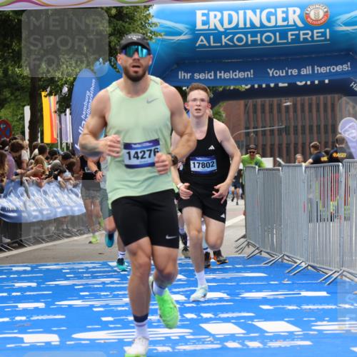 29.06.2025 - hella hamburg halbmarathon Strokosch-Dieckow http://msf.ph/oto/8339598 29.06.2025 10:33:04 Ziel 1910, 6473, 11169, 14276, 17802, 18679 meine-sportfotos.de