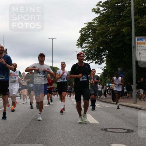 29.06.2025 - hella hamburg halbmarathon Yannick Fuchs http://msf.ph/oto/8339607 29.06.2025 10:52:05 20KM 1595, 1611, 2025, 2488, 2656, 2840, 2907, 3093, 3251, 3859, 4319, 4426, 4467, 4502, 4632, 4708, 4833, 5277, 5341, 5926, 6104, 6138, 6147, 6592, 6595, 7082, 7138, 7189, 8322, 8585, 9230, 9316, 9485, 10788, 11394, 11645, 12378, 12585, 12879, 13465, 13816, 13880, 14266, 14571, 15217, 15434, 15527, 16531, 17405, 17415, 17827, 18068, 18180, 18492, 18501, 18587, 18762, 18891 meine-sportfotos.de