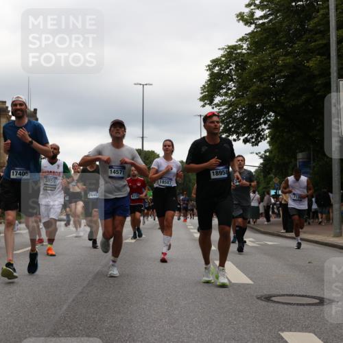 29.06.2025 - hella hamburg halbmarathon Yannick Fuchs http://msf.ph/oto/8339637 29.06.2025 10:52:05 20KM 1595, 1611, 2025, 2488, 2656, 2840, 2907, 3093, 3251, 3859, 4319, 4426, 4467, 4502, 4632, 4708, 4833, 5277, 5341, 5926, 6104, 6138, 6147, 6592, 6595, 7082, 7138, 7189, 8322, 8585, 9230, 9316, 9485, 10788, 11394, 11645, 12378, 12585, 12879, 13465, 13816, 13880, 14266, 14571, 15217, 15434, 15527, 16531, 17405, 17415, 17827, 18068, 18180, 18492, 18501, 18587, 18762, 18891 meine-sportfotos.de