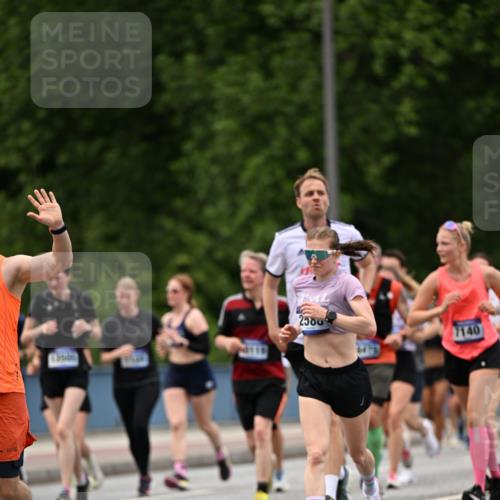 29.06.2025 - hella hamburg halbmarathon Dr. Thomas Lammeyer http://msf.ph/oto/8339656 29.06.2025 10:40:15 Kennedybrücke 1036, 1102, 1183, 1284, 1336, 1717, 2352, 2588, 2827, 3243, 3741, 3990, 4413, 4902, 5012, 5240, 5531, 6021, 6381, 6845, 6896, 7111, 7275, 7927, 8356, 8947, 10047, 10119, 10336, 10341, 10567, 11010, 11187, 11198 meine-sportfotos.de