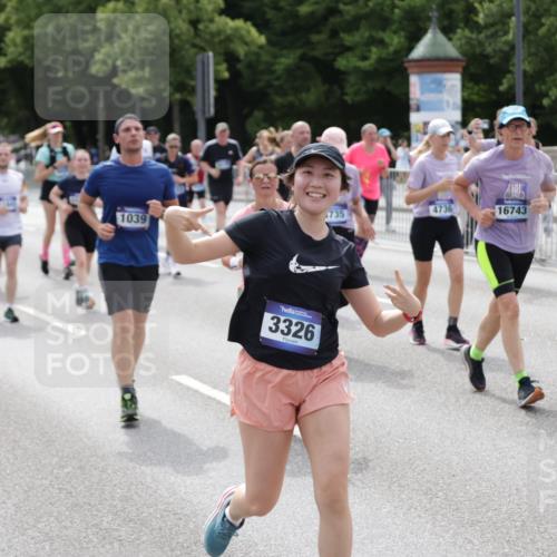 29.06.2025 - hella hamburg halbmarathon Jannik Wohlers http://msf.ph/oto/8339658 29.06.2025 10:41:39 Lombardsbrücke 1039, 1648, 1752, 2145, 2523, 2974, 3276, 3326, 3459, 3460, 3568, 4329, 4735, 4736, 4885, 5671, 6136, 6137, 6153, 6430, 6436, 6837, 6846, 7357, 7955, 8014, 8908, 9008, 9223, 9467, 10027, 10623, 11017, 11024, 11207, 11617, 11659, 11840, 11841, 12162, 12682, 12715, 12725, 12801, 12802, 13205, 13715, 14129, 14158, 14381, 14486, 14530, 14929, 15311, 16743, 17423, 17541, 18137, 18940 meine-sportfotos.de