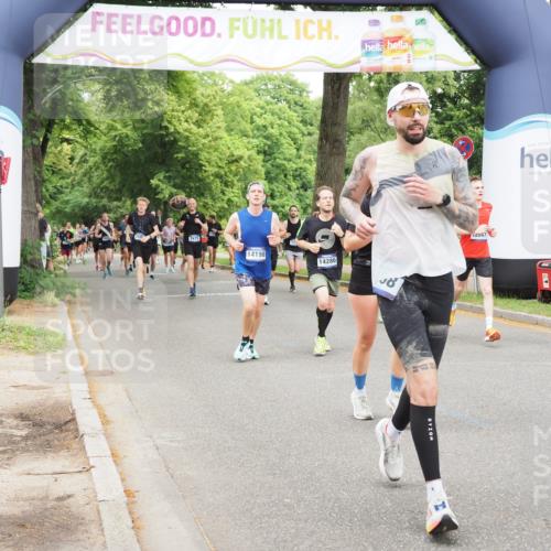 29.06.2025 - hella hamburg halbmarathon MichiJ http://msf.ph/oto/8339693 29.06.2025 10:39:47 Zwischen KM18-KM19 1657, 2814, 5008, 5020, 5093, 6198, 7383, 9145, 12519, 14198, 14286, 15427, 15727 meine-sportfotos.de