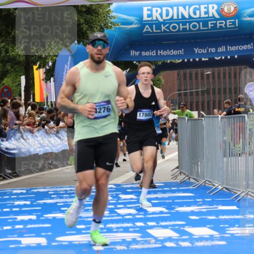 29.06.2025 - hella hamburg halbmarathon Strokosch-Dieckow http://msf.ph/oto/8339695 29.06.2025 10:33:03 Ziel 1910, 6473, 11169, 14276, 17802, 18679 meine-sportfotos.de