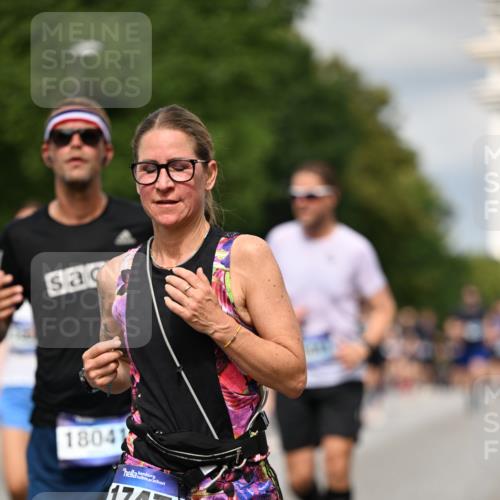 29.06.2025 - hella hamburg halbmarathon Dr. Thomas Lammeyer http://msf.ph/oto/8339719 29.06.2025 10:17:58 Kennedybrücke 1406, 1747, 2891, 4001, 4032, 4795, 4962, 5631, 5719, 6089, 7462, 7802, 7913, 8001, 8673, 9141, 9631, 9845, 9886, 10442, 10443, 11355 meine-sportfotos.de