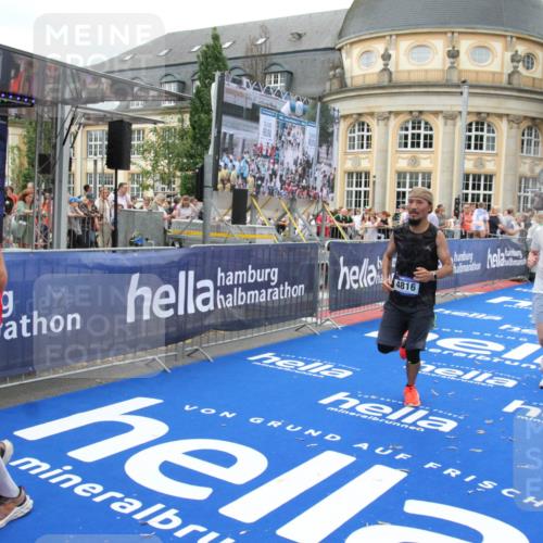 29.06.2025 - hella hamburg halbmarathon Michael Strokosch http://msf.ph/oto/8339766 29.06.2025 10:51:12 Ziel 1366, 4077, 4404, 4816, 4967, 5600, 6027, 8261, 8508, 8704, 10508, 10603, 10868, 11733, 13073, 15480, 17384, 17530, 17823 meine-sportfotos.de