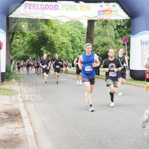 29.06.2025 - hella hamburg halbmarathon MichiJ http://msf.ph/oto/8339776 29.06.2025 10:39:48 Zwischen KM18-KM19 1657, 2814, 5008, 5020, 5093, 6198, 7383, 9145, 12519, 14198, 14286, 15427 meine-sportfotos.de