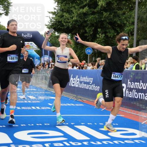 29.06.2025 - hella hamburg halbmarathon Strokosch-Dieckow http://msf.ph/oto/8339816 29.06.2025 10:53:55 Ziel 1151, 1706, 1815, 1870, 2432, 3096, 6260, 6356, 6374, 6481, 7395, 7918, 7973, 8394, 9032, 9922, 10891, 11789, 12413, 13032, 13869, 14026, 14175, 15502, 16477, 16538, 17348, 18308, 18418, 18487, 18759, 18831, 18879, 18915, 19177 meine-sportfotos.de
