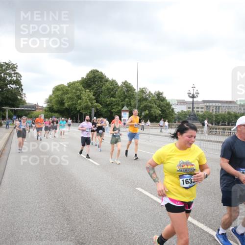 29.06.2025 - hella hamburg halbmarathon Jannik Wohlers http://msf.ph/oto/8339826 29.06.2025 10:55:28 Lombardsbrücke 2793, 3101, 3244, 3268, 4265, 4470, 4473, 4896, 5220, 5222, 5306, 5575, 5994, 6055, 6056, 6113, 6257, 6594, 7516, 7969, 8110, 8527, 8532, 8533, 8648, 9548, 9861, 9865, 9956, 10436, 10438, 10449, 10593, 10640, 11903, 11962, 11963, 12267, 12695, 13055, 13504, 13627, 14124, 14221, 14492, 15116, 15199, 15289, 15763, 15764, 16336, 16413, 16651, 16768, 16926, 17038, 17039, 17168, 17392, 18195, 18329, 18907 meine-sportfotos.de