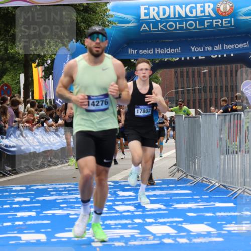 29.06.2025 - hella hamburg halbmarathon Strokosch-Dieckow http://msf.ph/oto/8339833 29.06.2025 10:33:03 Ziel 1910, 6473, 11169, 14276, 17802, 18679 meine-sportfotos.de