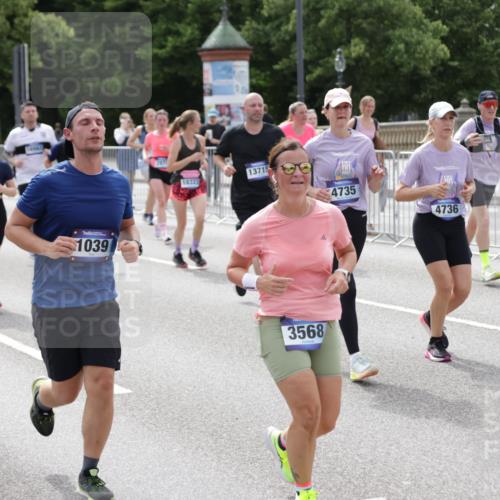 29.06.2025 - hella hamburg halbmarathon Jannik Wohlers http://msf.ph/oto/8339839 29.06.2025 10:41:40 Lombardsbrücke 1039, 1648, 1752, 2145, 2523, 2974, 3276, 3326, 3459, 3460, 3568, 4329, 4735, 4736, 4885, 5671, 6136, 6137, 6153, 6430, 6436, 6837, 6846, 6917, 7357, 8014, 8908, 9008, 9223, 9467, 10027, 10623, 10734, 11017, 11024, 11207, 11617, 11659, 11840, 11841, 12162, 12682, 12715, 12725, 12801, 12802, 13205, 13715, 14129, 14158, 14381, 14486, 14530, 15311, 16743, 17423, 17541, 18137, 18940 meine-sportfotos.de