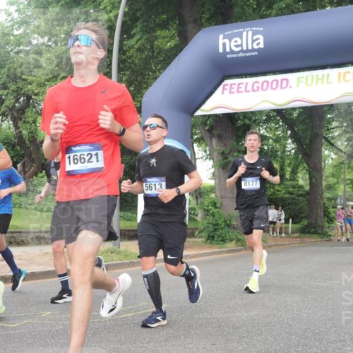 29.06.2025 - hella hamburg halbmarathon KatJ http://msf.ph/oto/8339843 29.06.2025 10:48:19 Zwischen KM18-KM19 2911, 5613, 5870, 7306, 8177 meine-sportfotos.de