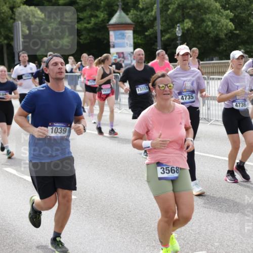 29.06.2025 - hella hamburg halbmarathon Jannik Wohlers http://msf.ph/oto/8339858 29.06.2025 10:41:40 Lombardsbrücke 1039, 1648, 1752, 2145, 2523, 2974, 3276, 3326, 3459, 3460, 3568, 4329, 4735, 4736, 4885, 5671, 6136, 6137, 6153, 6430, 6436, 6837, 6846, 6917, 7357, 8014, 8908, 9008, 9223, 9467, 10027, 10623, 10734, 11017, 11024, 11207, 11617, 11659, 11840, 11841, 12162, 12682, 12715, 12725, 12801, 12802, 13205, 13715, 14129, 14158, 14381, 14486, 14530, 15311, 16743, 17423, 17541, 18137, 18940 meine-sportfotos.de