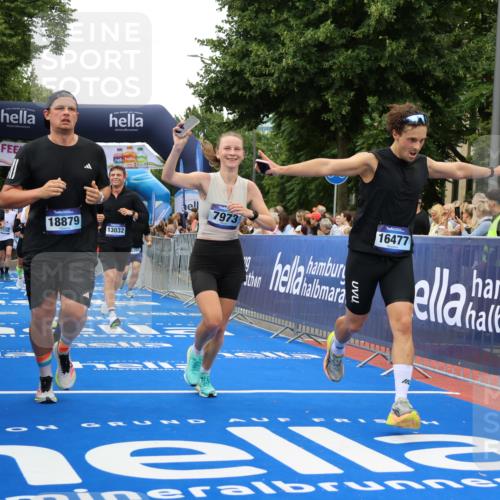 29.06.2025 - hella hamburg halbmarathon Strokosch-Dieckow http://msf.ph/oto/8339907 29.06.2025 10:53:55 Ziel 1151, 1706, 1815, 1870, 2432, 3096, 6260, 6356, 6374, 6481, 7395, 7918, 7973, 8394, 9032, 9922, 10891, 11789, 12413, 13032, 13869, 14026, 14175, 15502, 16477, 16538, 17348, 18308, 18418, 18487, 18759, 18831, 18879, 18915, 19177 meine-sportfotos.de