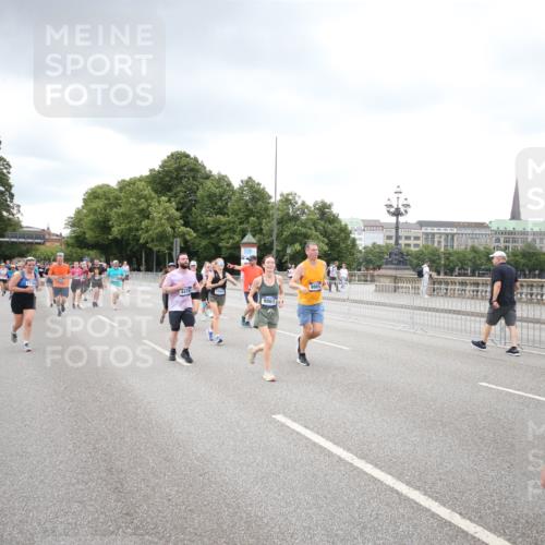 29.06.2025 - hella hamburg halbmarathon Jannik Wohlers http://msf.ph/oto/8339908 29.06.2025 10:55:29 Lombardsbrücke 2793, 3101, 3268, 4265, 4470, 4473, 4896, 5220, 5222, 5306, 5575, 5994, 6055, 6056, 6113, 6257, 6494, 6594, 7516, 7616, 7969, 8110, 8532, 8533, 8648, 9548, 9838, 9861, 9865, 9956, 10436, 10438, 10449, 10593, 10640, 11903, 11962, 11963, 12267, 12695, 13055, 13504, 13627, 14124, 14221, 14492, 15116, 15199, 15289, 15763, 15764, 16336, 16413, 16651, 16768, 16926, 16960, 17038, 17039, 17168, 17392, 18195, 18329, 18907 meine-sportfotos.de