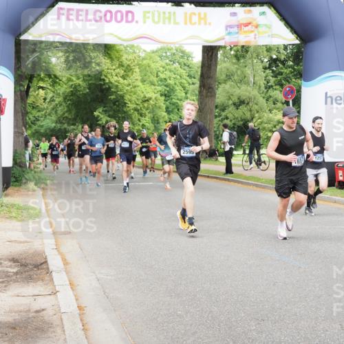 29.06.2025 - hella hamburg halbmarathon MichiJ http://msf.ph/oto/8339918 29.06.2025 10:39:50 Zwischen KM18-KM19 1257, 1657, 2814, 5008, 5020, 5093, 6198, 7383, 7475, 14198, 14286, 15427 meine-sportfotos.de