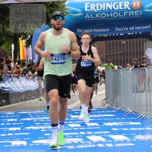 29.06.2025 - hella hamburg halbmarathon Strokosch-Dieckow http://msf.ph/oto/8339925 29.06.2025 10:33:03 Ziel 1910, 6473, 11169, 14276, 17802, 18679 meine-sportfotos.de