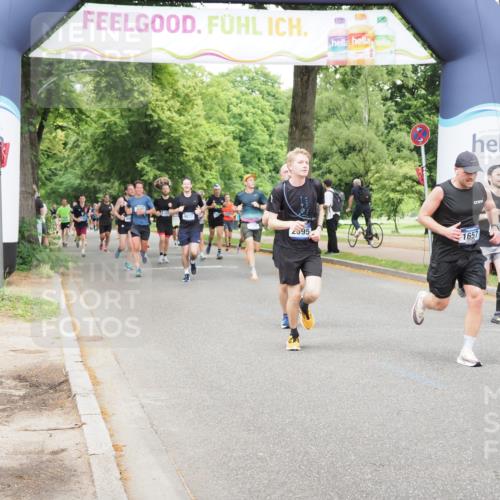 29.06.2025 - hella hamburg halbmarathon MichiJ http://msf.ph/oto/8339958 29.06.2025 10:39:50 Zwischen KM18-KM19 1257, 1657, 2814, 5008, 5020, 5093, 6198, 7383, 7475, 14198, 14286, 15427 meine-sportfotos.de