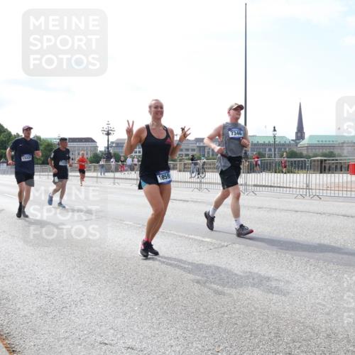 29.06.2025 - hella hamburg halbmarathon Lena Gebhardt http://msf.ph/oto/8339985 29.06.2025 10:13:25 Lombardsbrücke 1747, 13331, 1859, 7346, 1007, 1747, 1859, 2055, 2721, 2904, 2942, 2961, 3218, 3360, 3728, 3729, 4187, 4795, 4950, 5232, 5546, 6026, 6489, 6717, 6724, 7346, 7446, 7447, 7460, 7873, 7913, 8279, 8398, 8405, 8913, 9128, 9141, 9527, 9612, 10402, 12492, 12928, 12929, 13331, 13928, 14404, 15663, 15922, 16030, 16255, 16437, 16491, 17472, 17474, 17699, 17988, 18048, 18222, 18231, 18320, 18732 meine-sportfotos.de