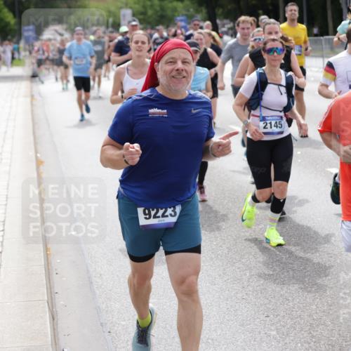 29.06.2025 - hella hamburg halbmarathon Jannik Wohlers http://msf.ph/oto/8340004 29.06.2025 10:41:42 Lombardsbrücke 1039, 1752, 2145, 2523, 2974, 3276, 3326, 3459, 3460, 3568, 4329, 4735, 4736, 4885, 5419, 5671, 6136, 6137, 6153, 6430, 6436, 6837, 6846, 6917, 7357, 8014, 8908, 9008, 9223, 9370, 10027, 10623, 10734, 11017, 11024, 11074, 11075, 11207, 11464, 11468, 11617, 11659, 11840, 11841, 12162, 12682, 12715, 12725, 12801, 12802, 13205, 13715, 14129, 14158, 14381, 14486, 14530, 15155, 15311, 16743, 17423, 17541, 18137 meine-sportfotos.de