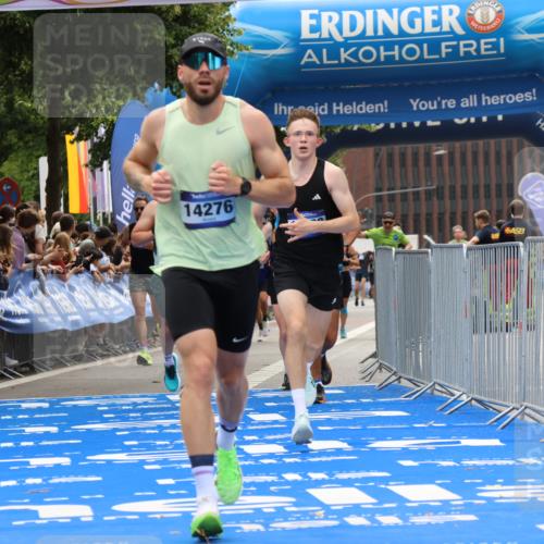 29.06.2025 - hella hamburg halbmarathon Strokosch-Dieckow http://msf.ph/oto/8340011 29.06.2025 10:33:04 Ziel 1910, 6473, 11169, 14276, 17802, 18679 meine-sportfotos.de