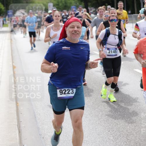29.06.2025 - hella hamburg halbmarathon Jannik Wohlers http://msf.ph/oto/8340015 29.06.2025 10:41:42 Lombardsbrücke 1039, 1752, 2145, 2523, 2974, 3276, 3326, 3459, 3460, 3568, 4329, 4735, 4736, 4885, 5419, 5671, 6136, 6137, 6153, 6430, 6436, 6837, 6846, 6917, 7357, 8014, 8908, 9008, 9223, 9370, 10027, 10623, 10734, 11017, 11024, 11074, 11075, 11207, 11464, 11468, 11617, 11659, 11840, 11841, 12162, 12682, 12715, 12725, 12801, 12802, 13205, 13715, 14129, 14158, 14381, 14486, 14530, 15155, 15311, 16743, 17423, 17541, 18137 meine-sportfotos.de