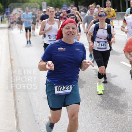 29.06.2025 - hella hamburg halbmarathon Jannik Wohlers http://msf.ph/oto/8340040 29.06.2025 10:41:42 Lombardsbrücke 1039, 1752, 2145, 2523, 2974, 3276, 3326, 3459, 3460, 3568, 4329, 4735, 4736, 4885, 5419, 5671, 6136, 6137, 6153, 6430, 6436, 6837, 6846, 6917, 7357, 8014, 8908, 9008, 9223, 9370, 10027, 10623, 10734, 11017, 11024, 11074, 11075, 11207, 11464, 11468, 11617, 11659, 11840, 11841, 12162, 12682, 12715, 12725, 12801, 12802, 13205, 13715, 14129, 14158, 14381, 14486, 14530, 15155, 15311, 16743, 17423, 17541, 18137 meine-sportfotos.de