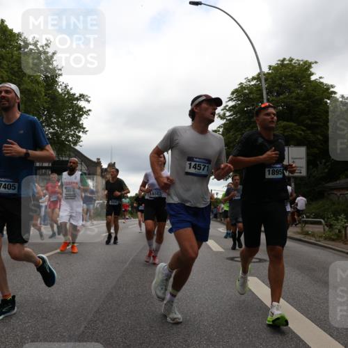 29.06.2025 - hella hamburg halbmarathon Yannick Fuchs http://msf.ph/oto/8340068 29.06.2025 10:52:07 20KM 1595, 1611, 1833, 2488, 2656, 2840, 2907, 3251, 3859, 4319, 4467, 4502, 4632, 4708, 4833, 5277, 5341, 5926, 6104, 6138, 6147, 6592, 6595, 7082, 7138, 7189, 7856, 8322, 8585, 9230, 9316, 9485, 10319, 10788, 11394, 11645, 12378, 12495, 12585, 12879, 13287, 13816, 13880, 14266, 14571, 15197, 15217, 15434, 15527, 16531, 17405, 17415, 17827, 18068, 18180, 18492, 18501, 18587, 18762, 18891 meine-sportfotos.de