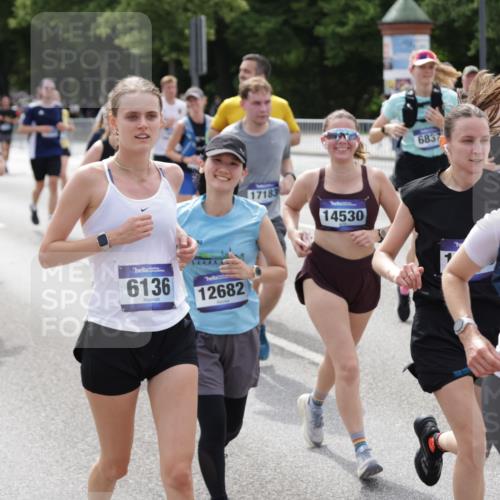29.06.2025 - hella hamburg halbmarathon Jannik Wohlers http://msf.ph/oto/8340070 29.06.2025 10:41:44 Lombardsbrücke 1039, 1624, 1752, 2145, 2523, 2974, 3276, 3326, 3568, 4329, 4735, 4736, 4885, 5419, 5671, 6136, 6153, 6430, 6436, 6837, 6846, 6917, 7357, 8014, 8712, 8908, 9008, 9223, 9370, 10027, 10623, 10734, 11017, 11024, 11074, 11075, 11207, 11464, 11468, 11617, 11840, 11841, 12162, 12403, 12682, 12715, 12725, 12903, 12904, 13205, 13456, 13715, 14108, 14129, 14158, 14381, 14486, 14530, 15155, 15311, 16743, 17423, 18137 meine-sportfotos.de