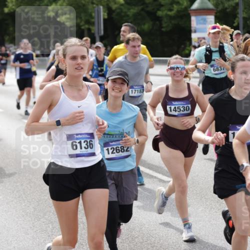 29.06.2025 - hella hamburg halbmarathon Jannik Wohlers http://msf.ph/oto/8340090 29.06.2025 10:41:44 Lombardsbrücke 1039, 1624, 1752, 2145, 2523, 2974, 3276, 3326, 3568, 4329, 4735, 4736, 4885, 5419, 5671, 6136, 6153, 6430, 6436, 6837, 6846, 6917, 7357, 8014, 8712, 8908, 9008, 9223, 9370, 10027, 10623, 10734, 11017, 11024, 11074, 11075, 11207, 11464, 11468, 11617, 11840, 11841, 12162, 12403, 12682, 12715, 12725, 12903, 12904, 13205, 13456, 13715, 14108, 14129, 14158, 14381, 14486, 14530, 15155, 15311, 16743, 17423, 18137 meine-sportfotos.de