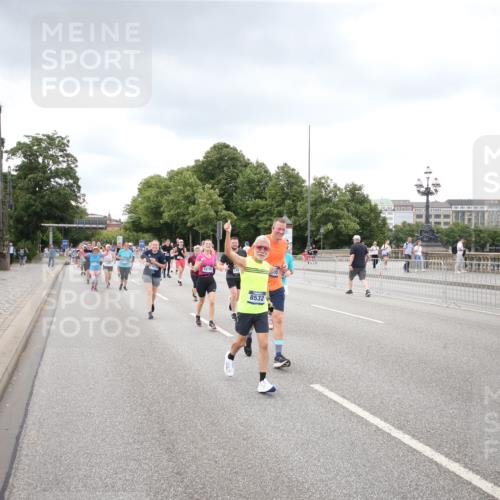 29.06.2025 - hella hamburg halbmarathon Jannik Wohlers http://msf.ph/oto/8340105 29.06.2025 10:55:33 Lombardsbrücke 1909, 2793, 3268, 4265, 4470, 4473, 4836, 4896, 5306, 5994, 6055, 6056, 6113, 6257, 6494, 6594, 7516, 7616, 7969, 8110, 8532, 8533, 9548, 9838, 9861, 9865, 10436, 10438, 10449, 10640, 11903, 11962, 11963, 12267, 13055, 13504, 13627, 14124, 14142, 14221, 14280, 14281, 14492, 15199, 15272, 15763, 15764, 16413, 16651, 16960, 17038, 17039, 17168, 18195, 18329 meine-sportfotos.de