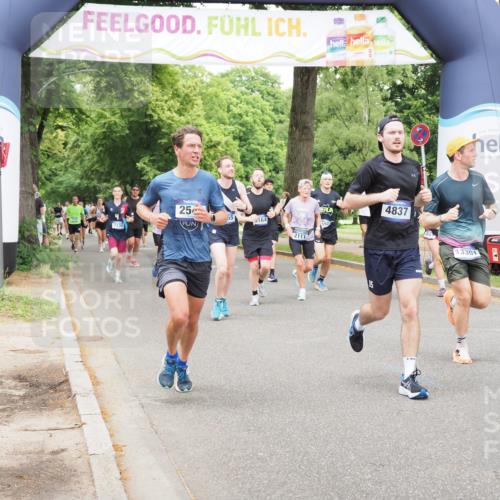 29.06.2025 - hella hamburg halbmarathon MichiJ http://msf.ph/oto/8340128 29.06.2025 10:39:54 Zwischen KM18-KM19 1257, 1657, 2111, 2540, 2595, 4837, 5020, 6164, 7130, 7475, 8447, 8955, 13047, 13301, 14198, 15275, 15427, 15506 meine-sportfotos.de