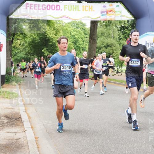 29.06.2025 - hella hamburg halbmarathon MichiJ http://msf.ph/oto/8340160 29.06.2025 10:39:54 Zwischen KM18-KM19 1257, 1657, 2111, 2540, 2595, 4837, 5020, 6164, 7130, 7475, 8447, 8955, 13047, 13301, 14198, 15275, 15427, 15506 meine-sportfotos.de