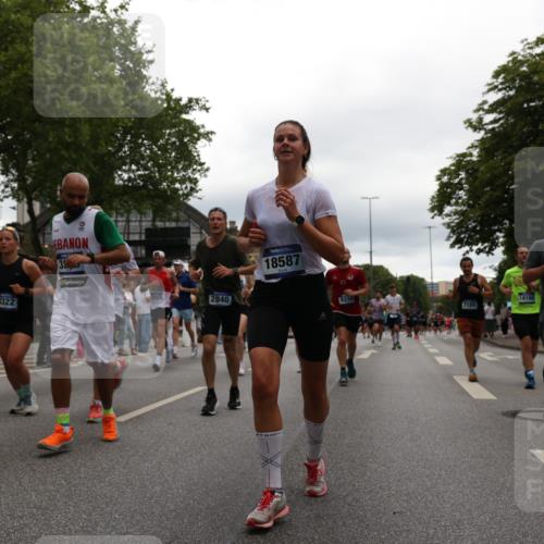29.06.2025 - hella hamburg halbmarathon Yannick Fuchs http://msf.ph/oto/8340189 29.06.2025 10:52:07 20KM 1595, 1611, 1833, 2488, 2656, 2840, 2907, 3251, 3859, 4319, 4467, 4502, 4632, 4708, 4833, 5277, 5341, 5926, 6104, 6138, 6147, 6592, 6595, 7082, 7138, 7189, 7856, 8322, 8585, 9230, 9316, 9485, 10319, 10788, 11394, 11645, 12378, 12495, 12585, 12879, 13287, 13816, 13880, 14266, 14571, 15197, 15217, 15434, 15527, 16531, 17405, 17415, 17827, 18068, 18180, 18492, 18501, 18587, 18762, 18891 meine-sportfotos.de